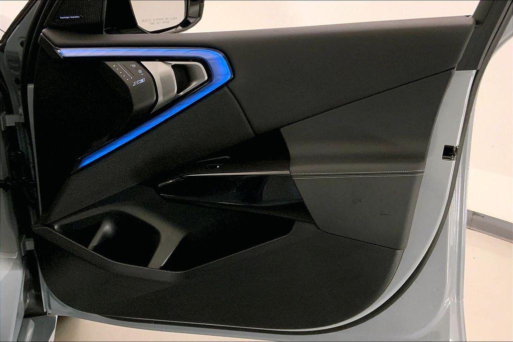 BMW X3 view 25