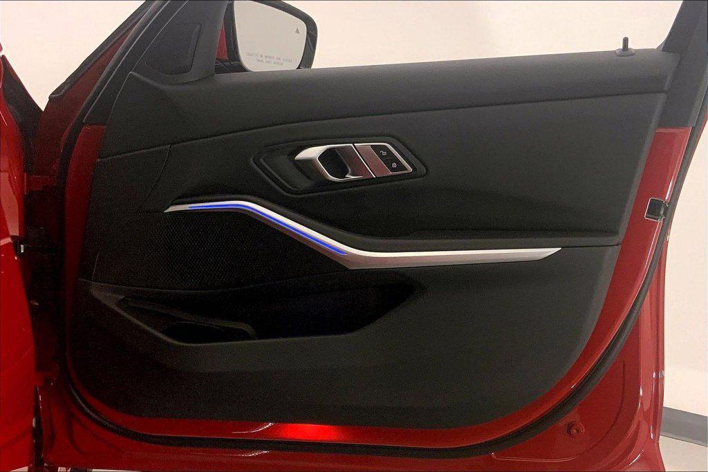 BMW 3 Series view 25