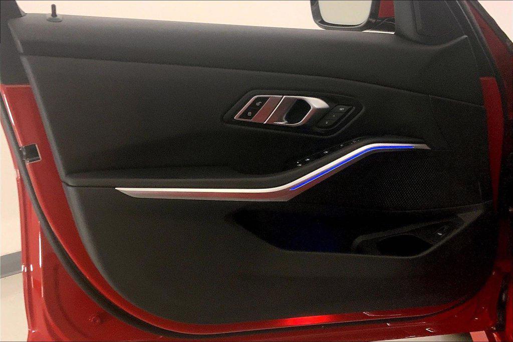BMW 3 Series view 24