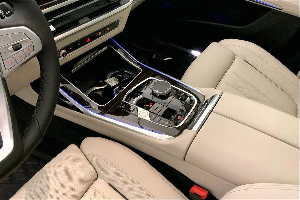 new 2026 BMW X7 car, priced at $93,075