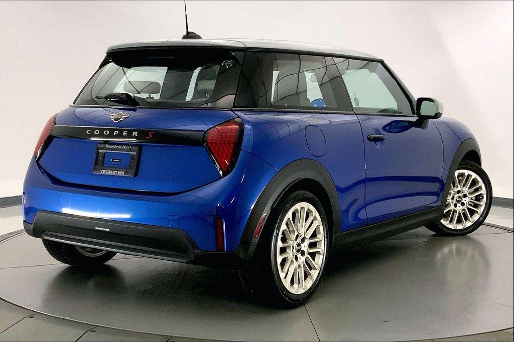 used 2025 MINI Hardtop car