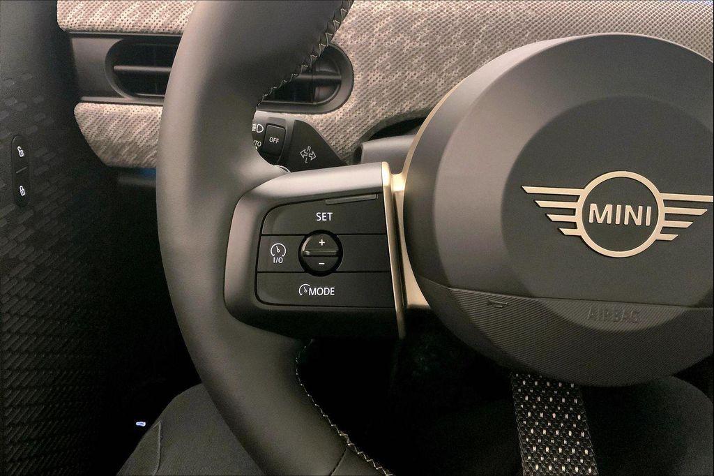 used 2025 MINI Hardtop car, priced at $34,195