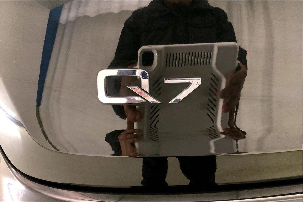 used 2023 Audi Q7 car