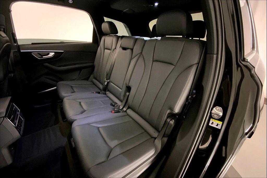 used 2023 Audi Q7 car