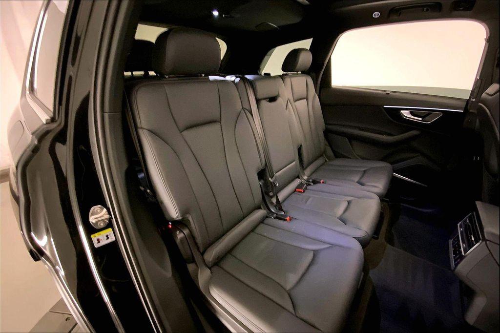 used 2023 Audi Q7 car