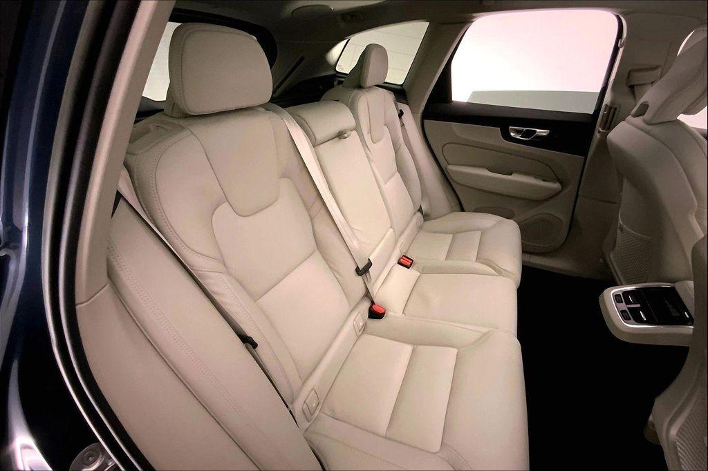used 2023 Volvo XC60 car