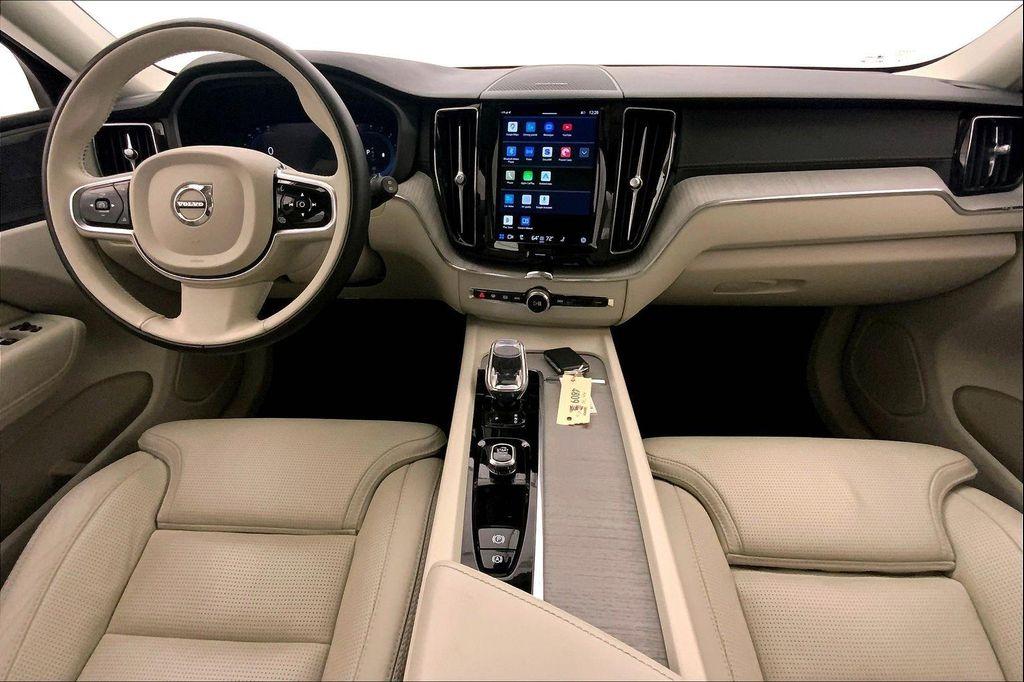 used 2023 Volvo XC60 car