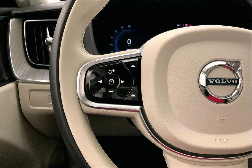 used 2023 Volvo XC60 car