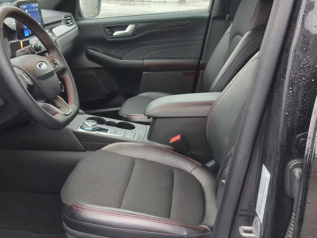 used 2025 Ford Escape car, priced at $25,959