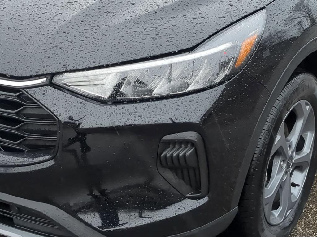 used 2025 Ford Escape car, priced at $25,959