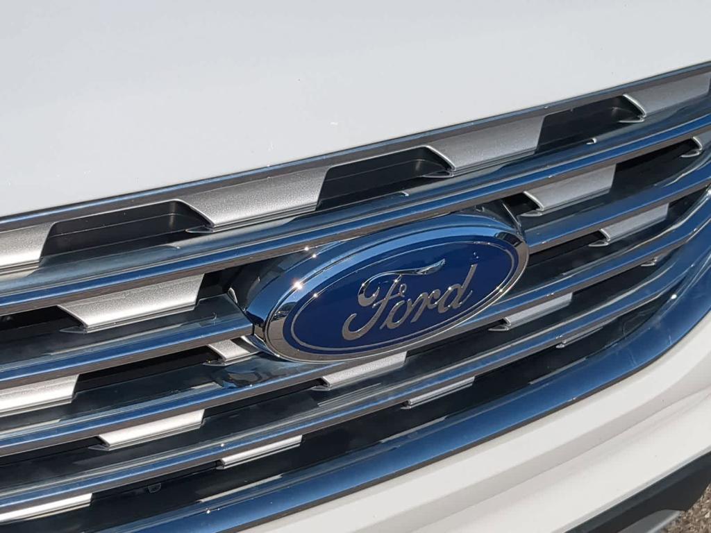 used 2022 Ford Edge car, priced at $22,909