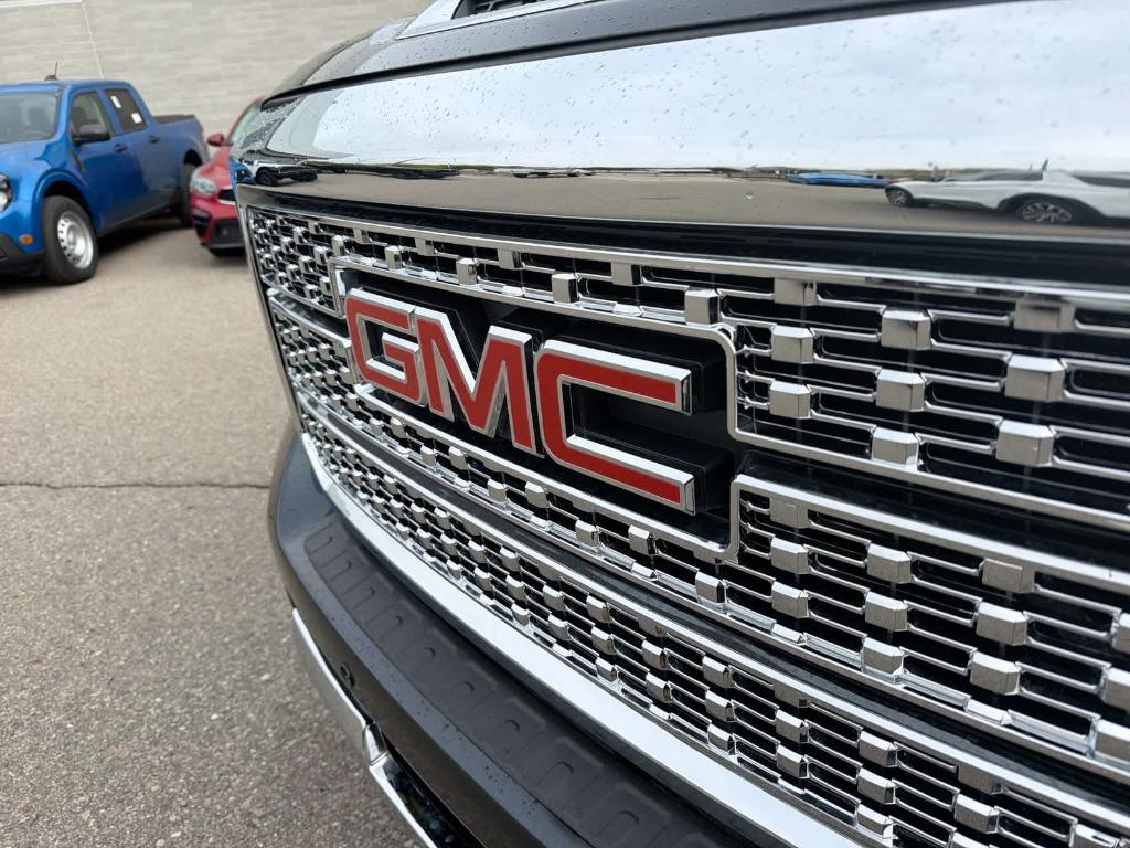 used 2018 GMC Sierra 2500 car, priced at $27,239