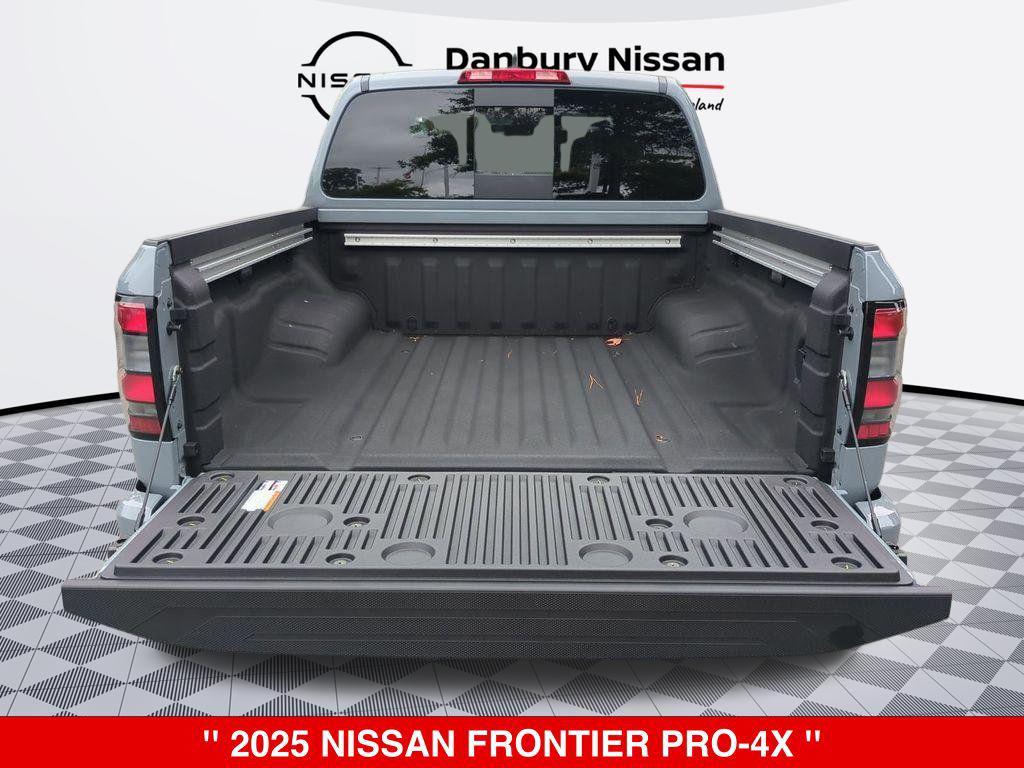new 2025 Nissan Frontier car