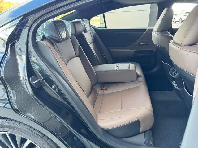 new 2025 Lexus ES 350 car, priced at $50,160