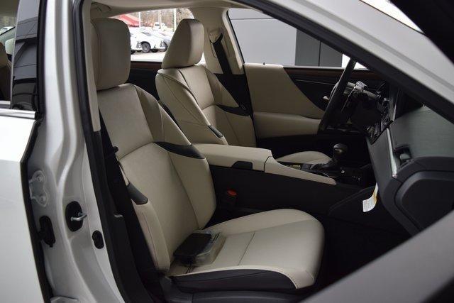 new 2025 Lexus ES 350 car, priced at $50,410
