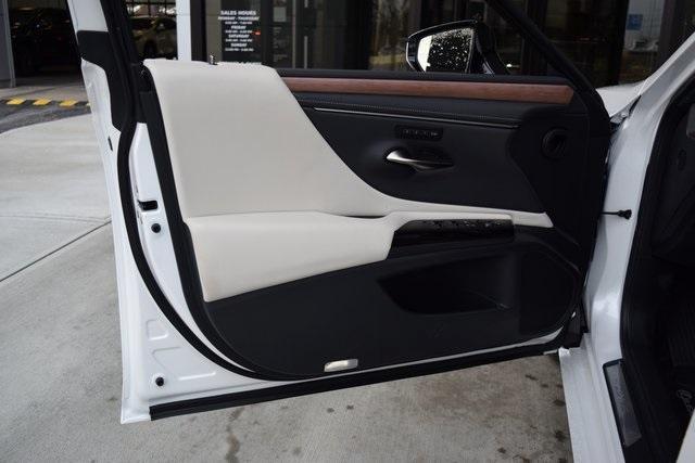 new 2025 Lexus ES 350 car, priced at $50,410