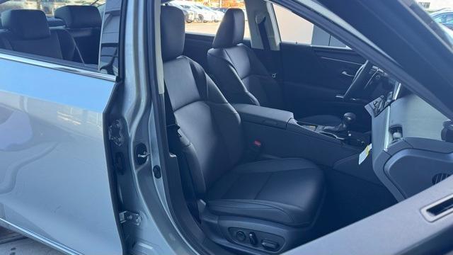 new 2025 Lexus ES 350 car, priced at $51,255