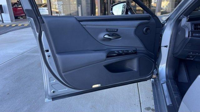 new 2025 Lexus ES 350 car, priced at $51,255