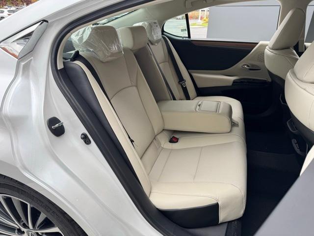 new 2025 Lexus ES 350 car, priced at $50,660