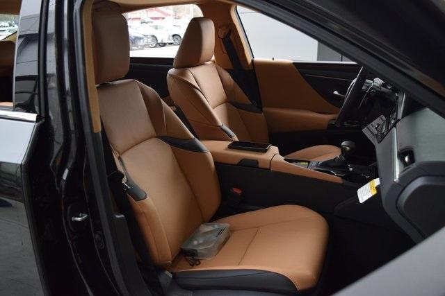 new 2025 Lexus ES 350 car, priced at $50,160