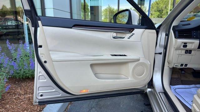 used 2013 Lexus ES 350 car, priced at $19,199