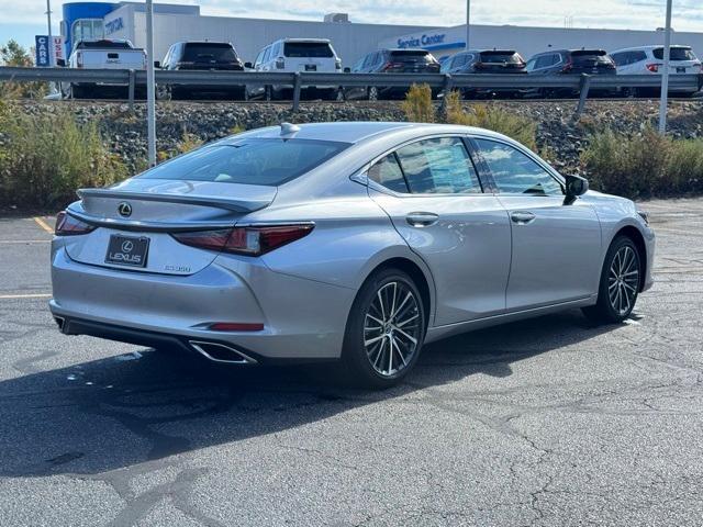 new 2025 Lexus ES 350 car, priced at $50,660