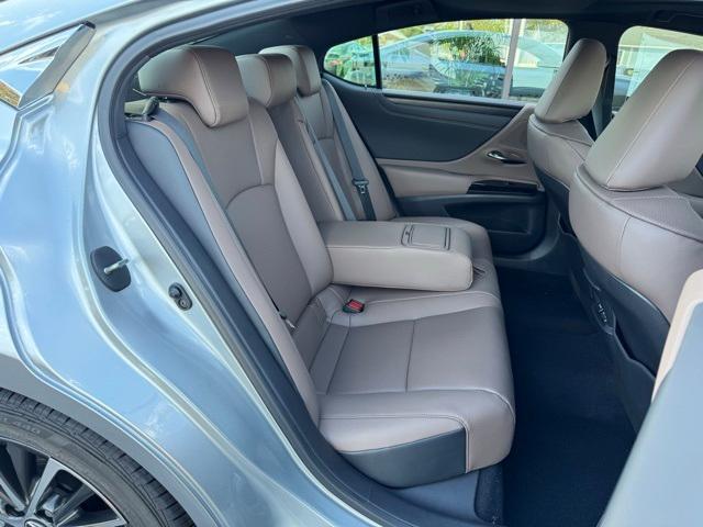 new 2025 Lexus ES 350 car, priced at $50,660