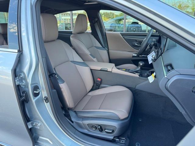 new 2025 Lexus ES 350 car, priced at $50,660