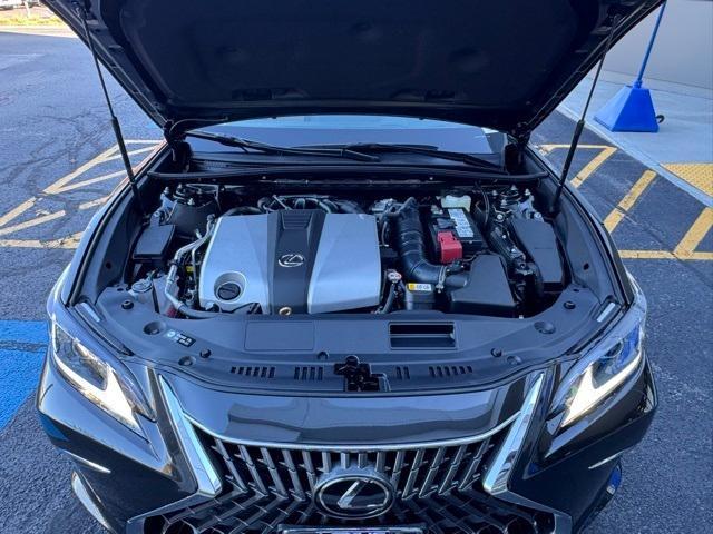 new 2025 Lexus ES 350 car, priced at $50,160