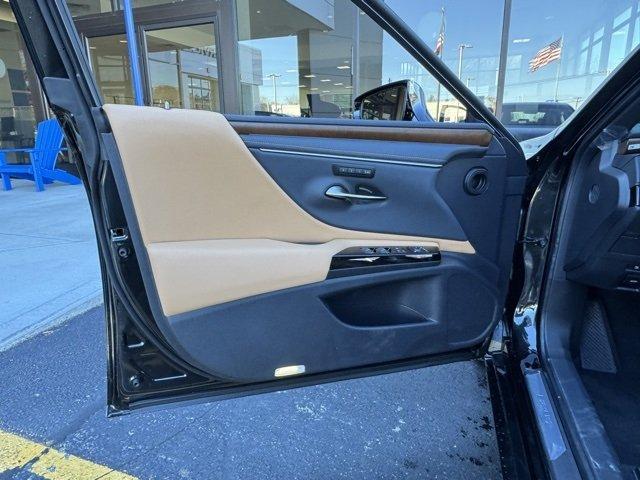 new 2025 Lexus ES 350 car, priced at $50,160