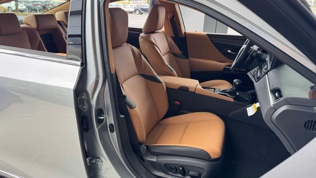 new 2025 Lexus ES 350 car, priced at $50,660