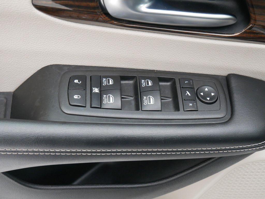 used 2022 Chrysler Pacifica car, priced at $19,982
