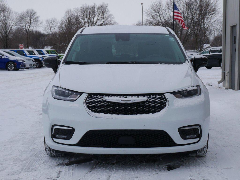 used 2024 Chrysler Pacifica car, priced at $26,982