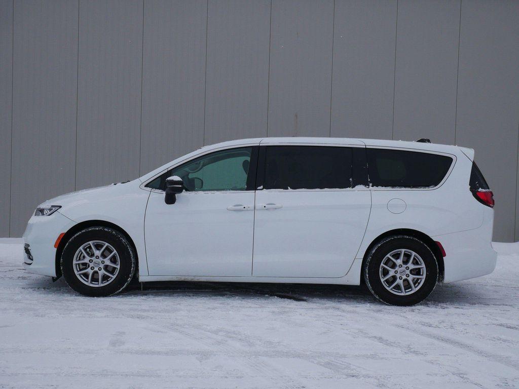 used 2024 Chrysler Pacifica car, priced at $25,482