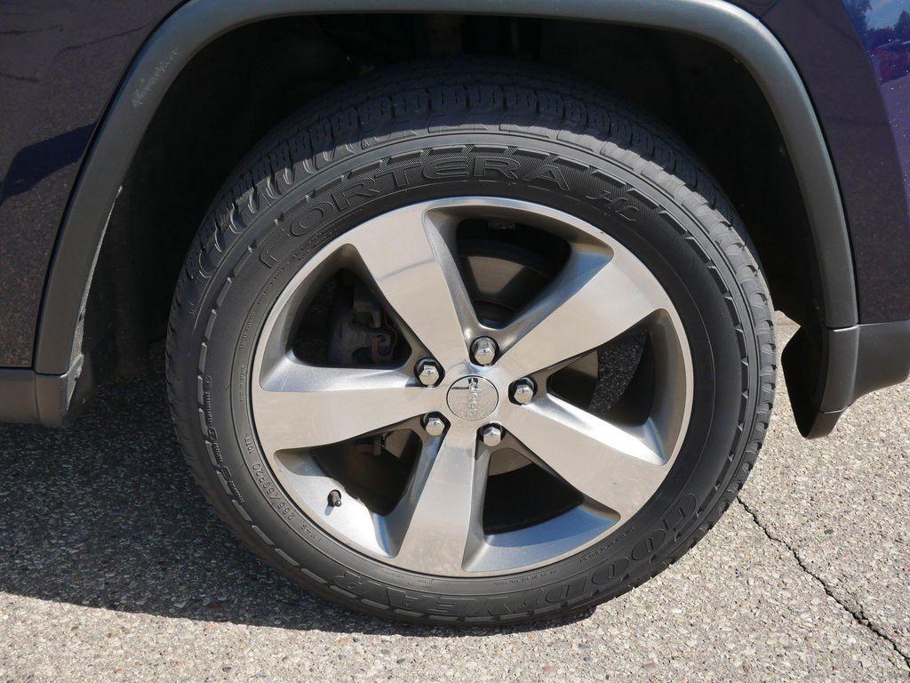 used 2015 Jeep Grand Cherokee car, priced at $15,982