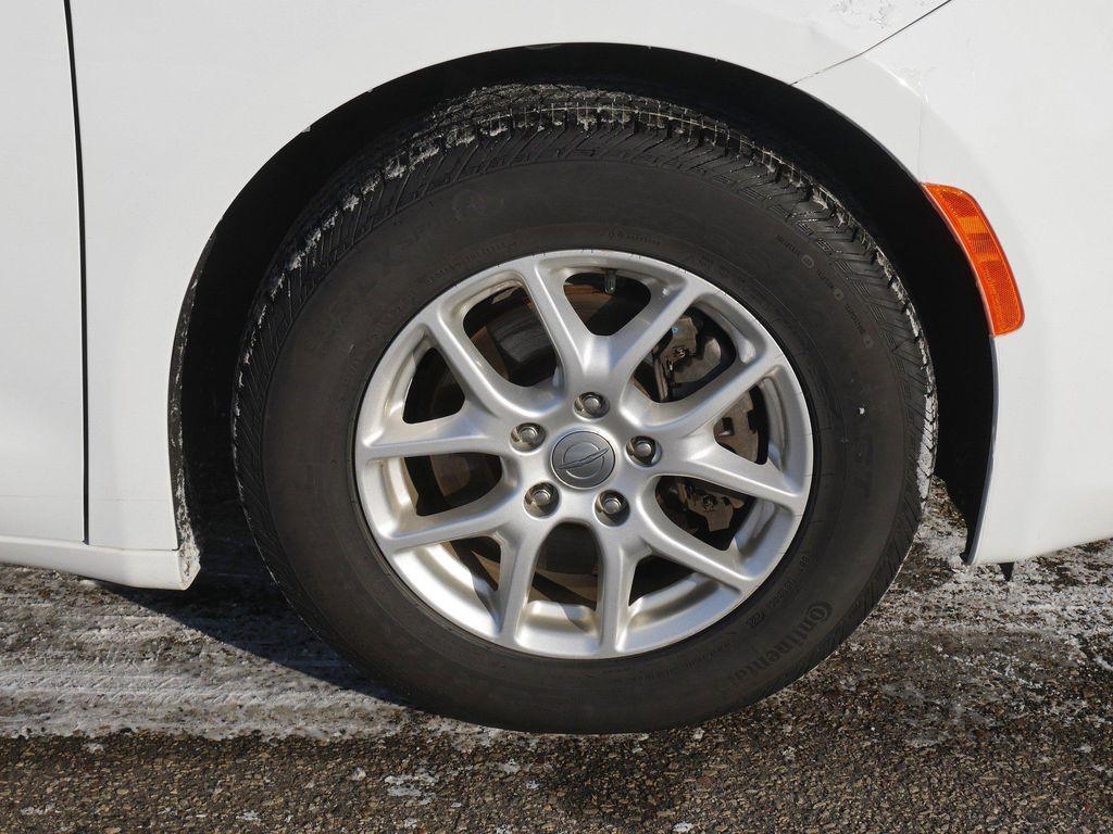 used 2020 Chrysler Pacifica car, priced at $15,982