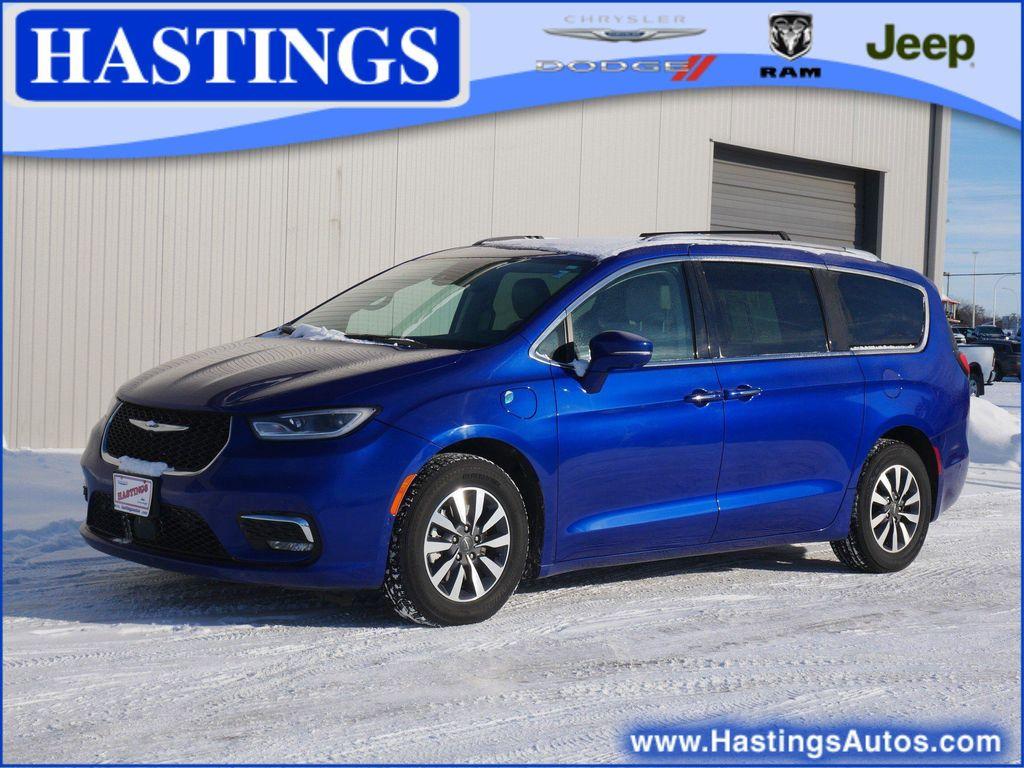 used 2021 Chrysler Pacifica Hybrid car, priced at $20,482
