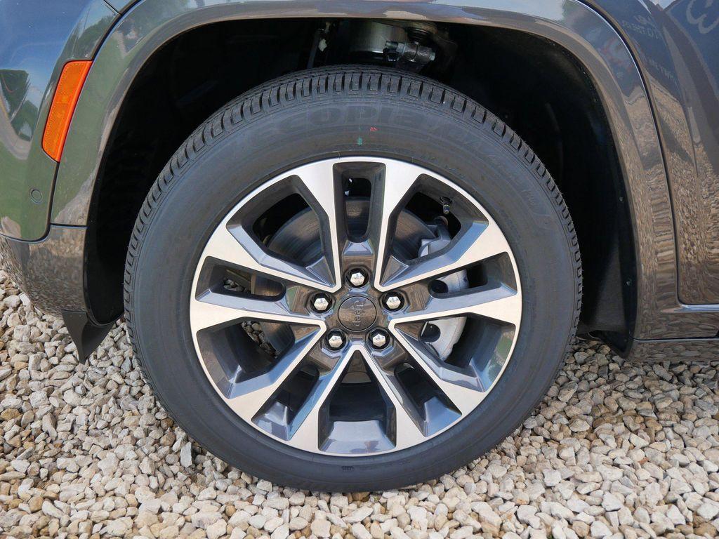 new 2025 Jeep Grand Cherokee L car, priced at $53,762