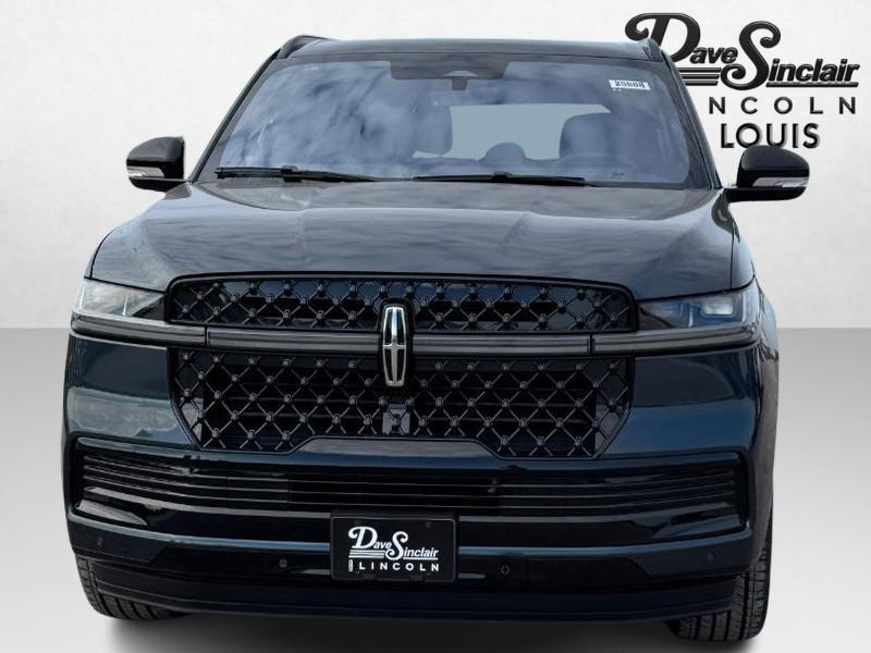 new 2025 Lincoln Navigator car, priced at $105,085