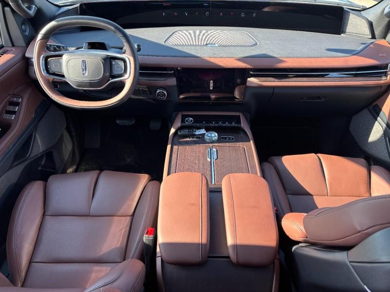 new 2026 Lincoln Navigator car, priced at $111,560