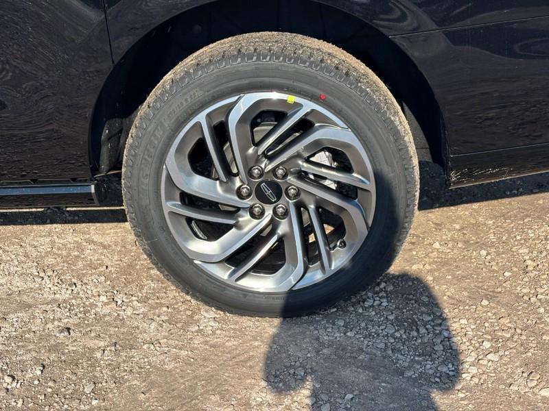 new 2026 Lincoln Navigator car, priced at $111,560