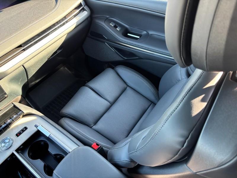 new 2025 Lincoln Navigator car, priced at $108,585