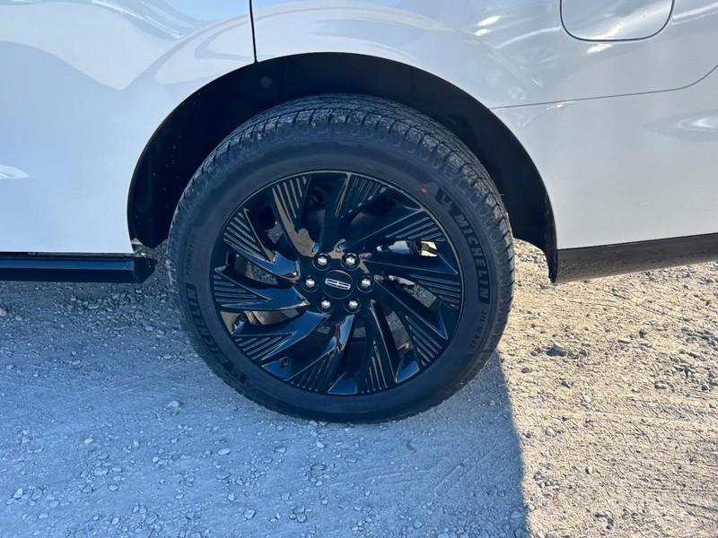 new 2025 Lincoln Navigator car, priced at $108,585