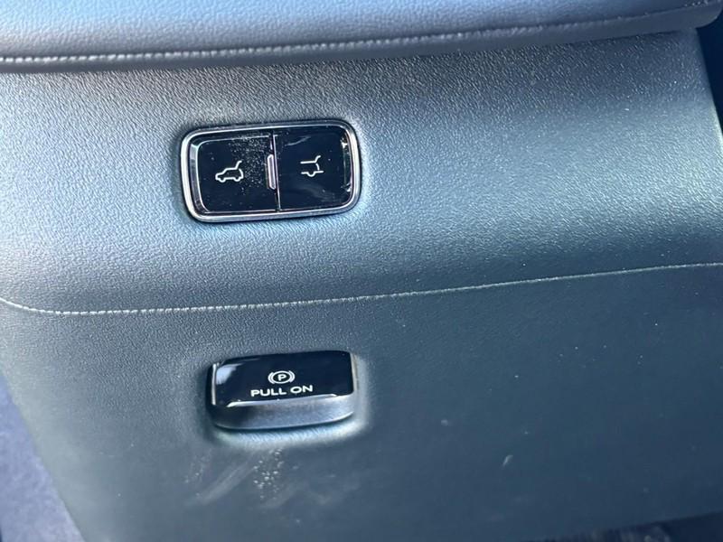 new 2025 Lincoln Navigator car, priced at $108,585