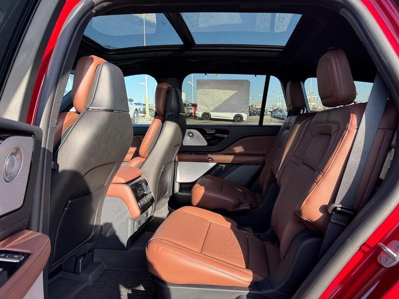 new 2025 Lincoln Aviator car, priced at $81,025