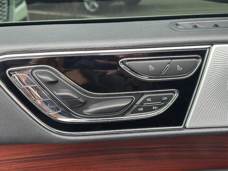 used 2024 Lincoln Navigator car, priced at $82,072