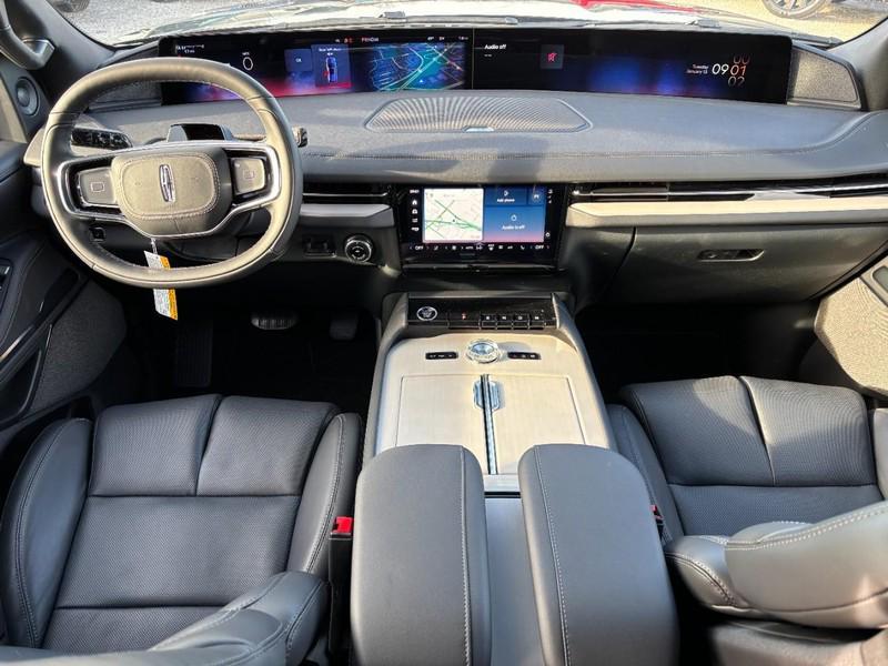 new 2026 Lincoln Navigator car, priced at $115,060