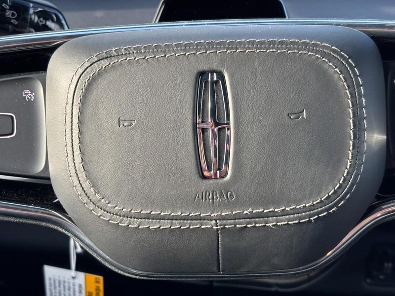 new 2026 Lincoln Navigator car, priced at $115,060