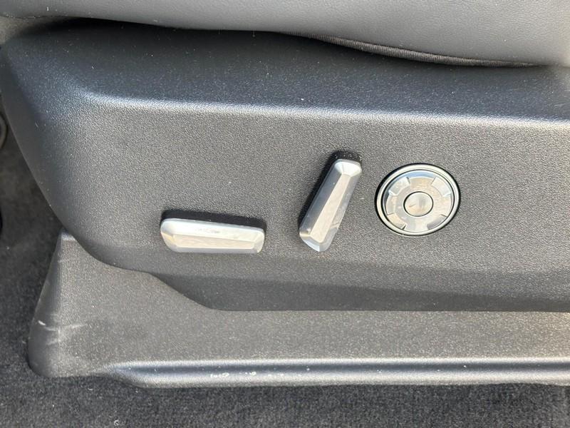 new 2026 Lincoln Navigator car, priced at $115,060