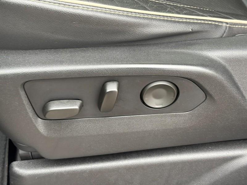 used 2021 GMC Yukon car, priced at $43,106